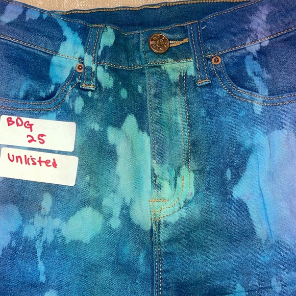 Urban outfitters up cycled denim, size 25 one-of-a-kind handmade shorts - Picture 4 of 8